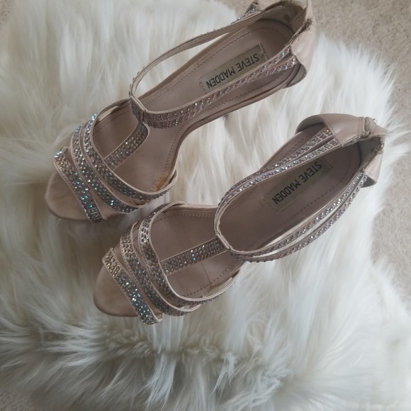 Shoes - Picture 2 of 3